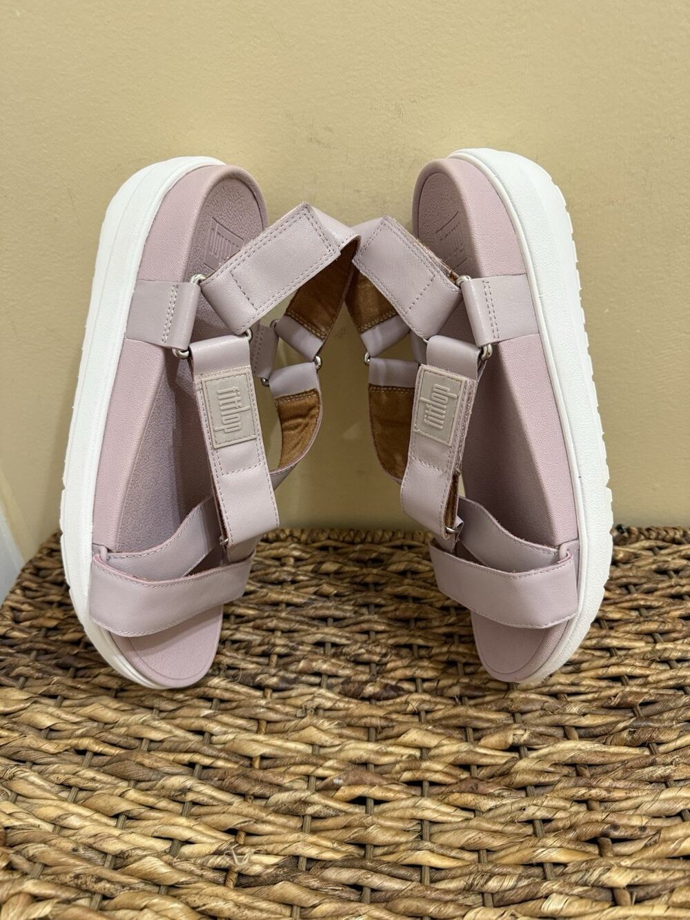 NEW FITFLOP SOFT LILAC LOOSH LEATHER CROSS STRAP SANDALS SHOES SIZE 9